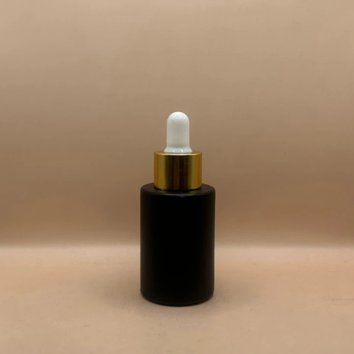 Guru Nanak - 2025-09-11T121537.433 30ml glass dropper bottle for serum